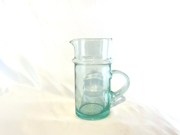 Carafe with handle